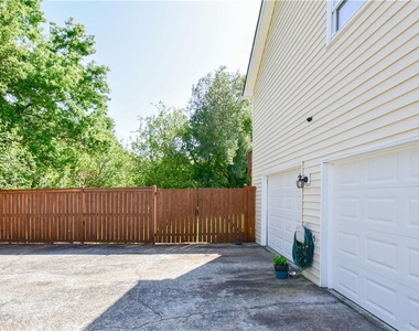 2304 Boardwalk - Photo Thumbnail 15