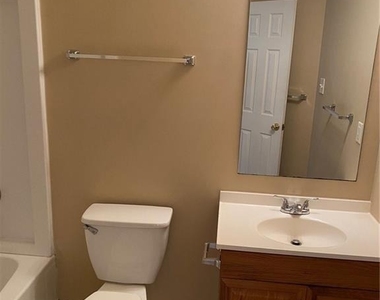 105 George Street - Photo Thumbnail 6