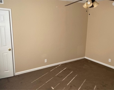 105 George Street - Photo Thumbnail 5