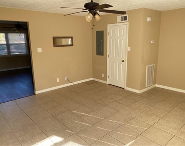 105 George Street - Photo Thumbnail 7