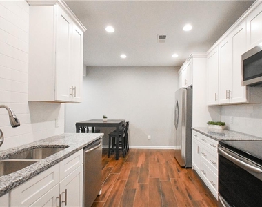 3115 Park Chase - Photo Thumbnail 38