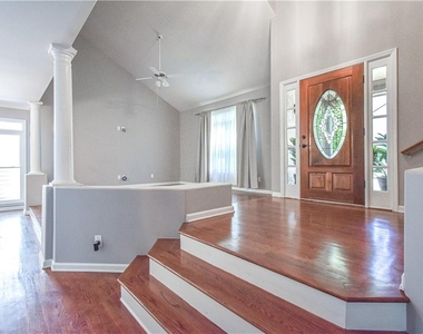 3115 Park Chase - Photo Thumbnail 3