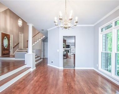 3115 Park Chase - Photo Thumbnail 4