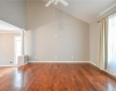 3115 Park Chase - Photo Thumbnail 18