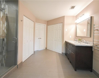 3115 Park Chase - Photo Thumbnail 22