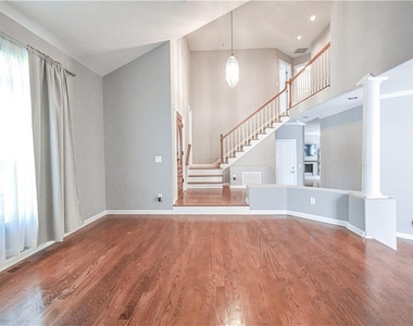 3115 Park Chase - Photo Thumbnail 19