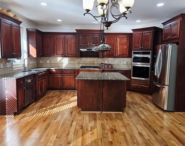 5710 Swift Creek Court - Photo Thumbnail 12