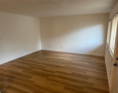 741 Carter Street Nw - Photo Thumbnail 7