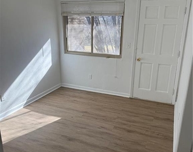 741 Carter Street Nw - Photo Thumbnail 5