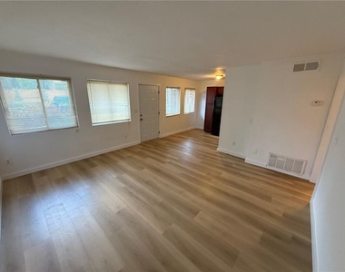 741 Carter Street Nw - Photo Thumbnail 8