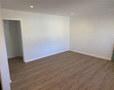 741 Carter Street Nw - Photo Thumbnail 4