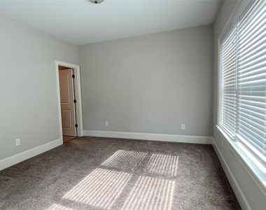 3226 Nobility Way - Photo Thumbnail 11