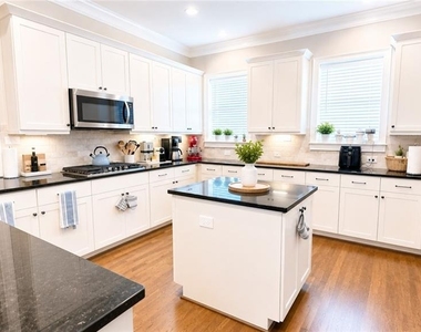 3226 Nobility Way - Photo Thumbnail 4