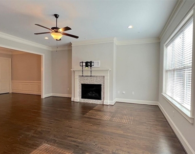 3226 Nobility Way - Photo Thumbnail 2