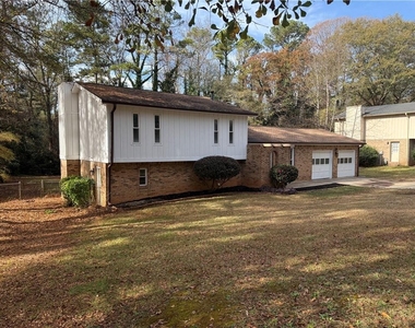 7719 Glen Devon Road - Photo Thumbnail 2