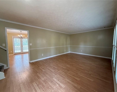 7719 Glen Devon Road - Photo Thumbnail 5