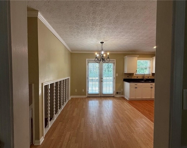 7719 Glen Devon Road - Photo Thumbnail 7