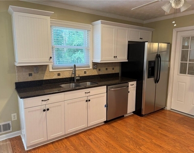 7719 Glen Devon Road - Photo Thumbnail 11