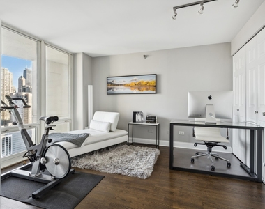 345 N Lasalle Drive - Photo Thumbnail 7
