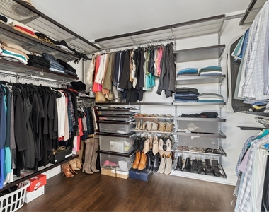 345 N Lasalle Drive - Photo Thumbnail 11