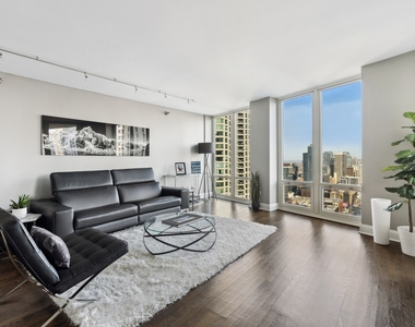 345 N Lasalle Drive - Photo Thumbnail 2