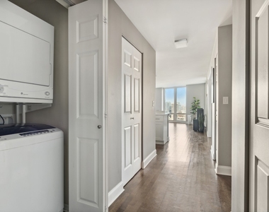 345 N Lasalle Drive - Photo Thumbnail 15