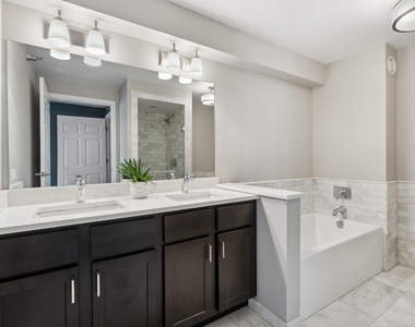 345 N Lasalle Drive - Photo Thumbnail 10