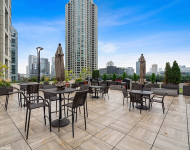 345 N Lasalle Drive - Photo Thumbnail 25