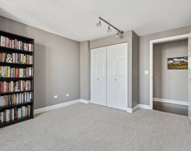 345 N Lasalle Drive - Photo Thumbnail 13