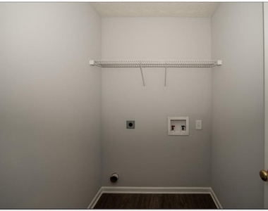3832 Roxberry Hill Lane - Photo Thumbnail 36