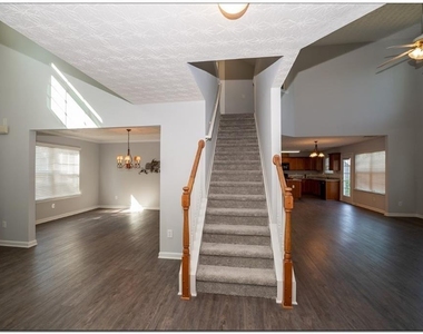 3832 Roxberry Hill Lane - Photo Thumbnail 7