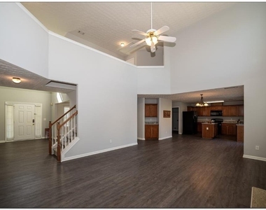 3832 Roxberry Hill Lane - Photo Thumbnail 9
