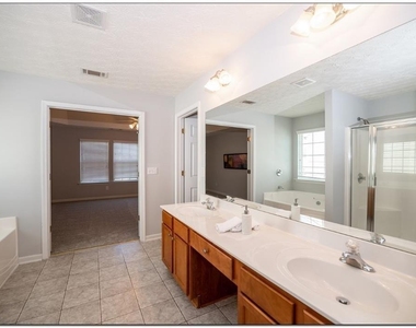 3832 Roxberry Hill Lane - Photo Thumbnail 24
