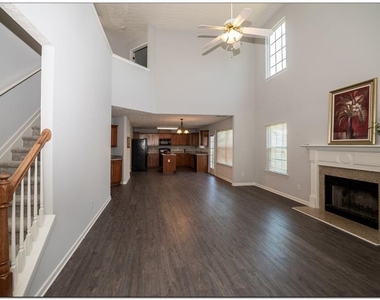 3832 Roxberry Hill Lane - Photo Thumbnail 8