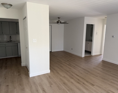 10s472 Echo Lane - Photo Thumbnail 3