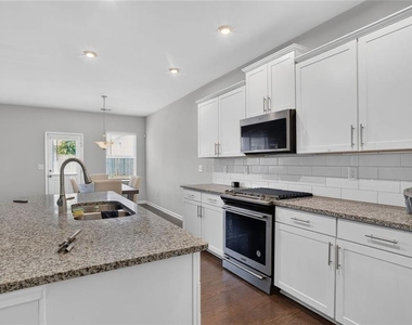 616 Blue Ash Court - Photo Thumbnail 15