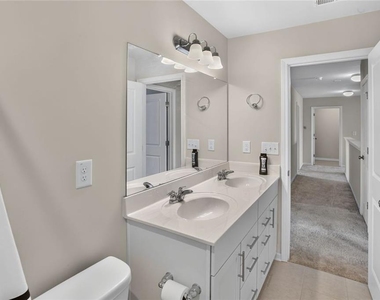 616 Blue Ash Court - Photo Thumbnail 27