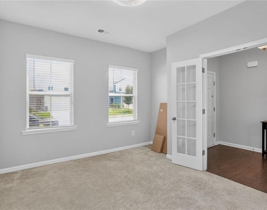 616 Blue Ash Court - Photo Thumbnail 4