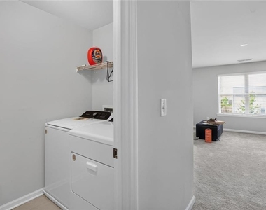 616 Blue Ash Court - Photo Thumbnail 21