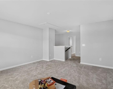 616 Blue Ash Court - Photo Thumbnail 20