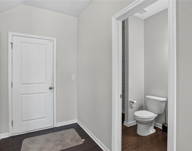 616 Blue Ash Court - Photo Thumbnail 17
