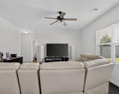 616 Blue Ash Court - Photo Thumbnail 10