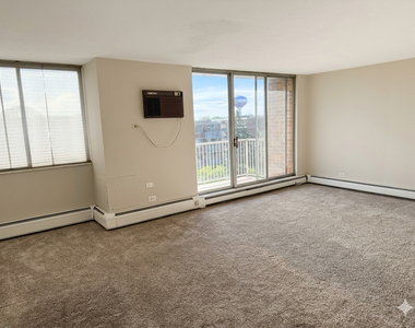 2211 S Stewart Avenue - Photo Thumbnail 4