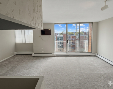 2211 S Stewart Avenue - Photo Thumbnail 3
