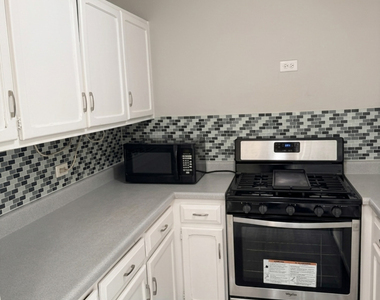 2211 S Stewart Avenue - Photo Thumbnail 2