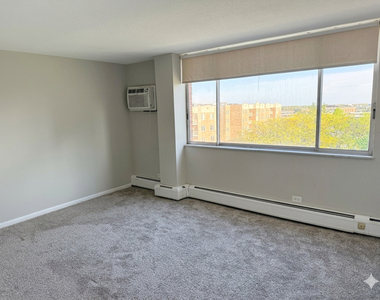 2211 S Stewart Avenue - Photo Thumbnail 6