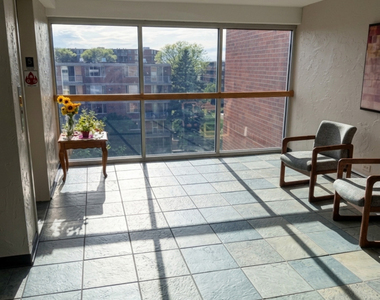 2211 S Stewart Avenue - Photo Thumbnail 13