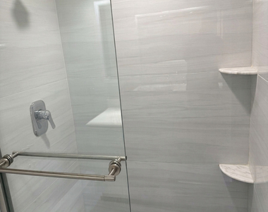 2211 S Stewart Avenue - Photo Thumbnail 8