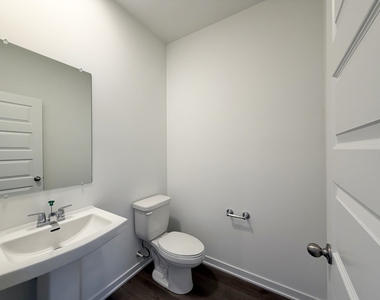 513 Yosemite Way - Photo Thumbnail 5