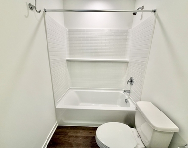 513 Yosemite Way - Photo Thumbnail 17